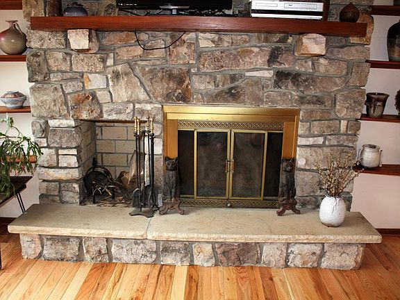 Mtn Stone Fireplace
