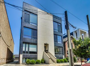 1122 W Chestnut St #1E, Chicago, IL 60642