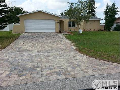 1st image of 906 SE 23rd St