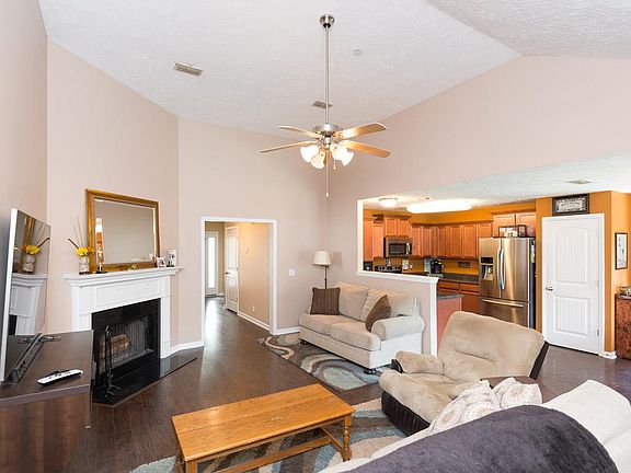 3rd image of 717 Silverhill Dr