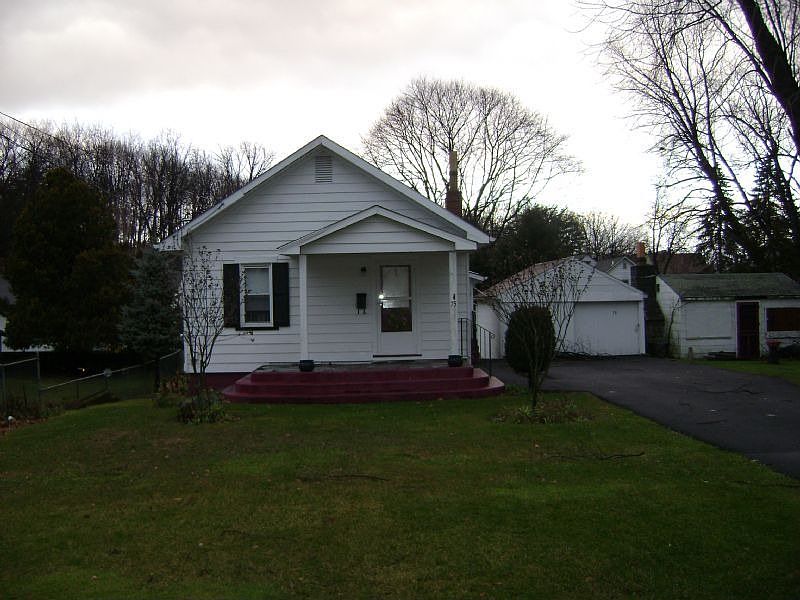 2nd image of 75 High St