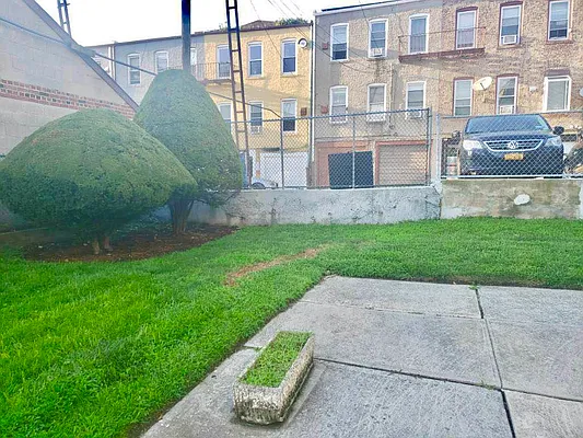 Rented by RealTegrity NY LLC | media 37