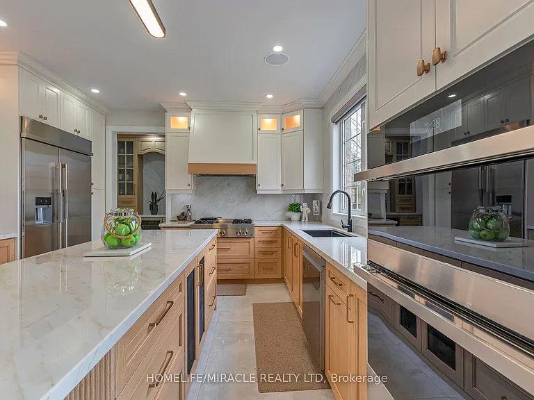 2299 Glazebrook Cir — Photo 30