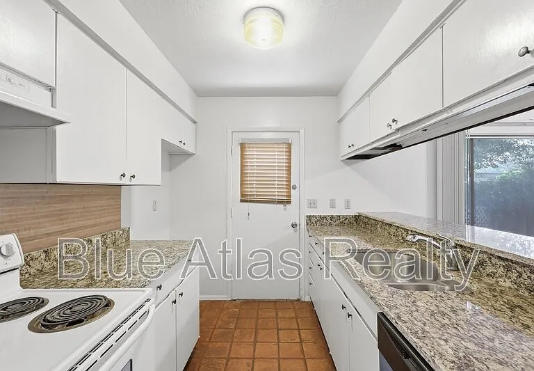 13424 Blossomheath Ln — Photo 9