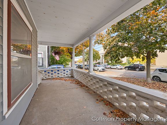 3rd image of 318 Washington St SE #3