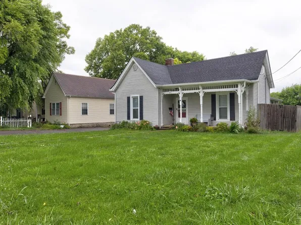 1627 Cypress St, Paris, KY 40361
