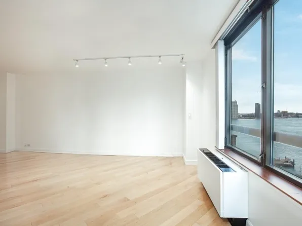 630 First Avenue image 1 of 9