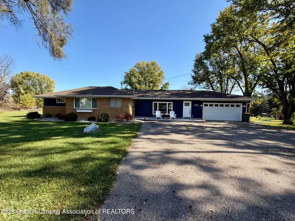7798 N Hartel Rd, Grand Ledge, MI 48837