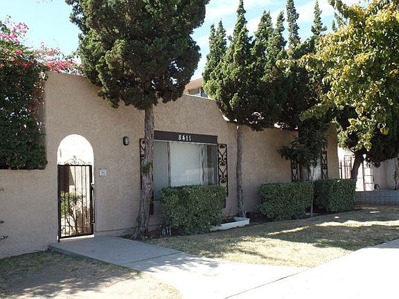 2nd image of 8411 Lindley Ave