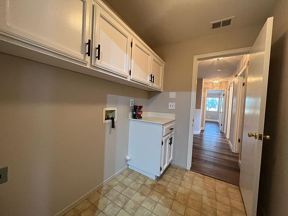 3rd image of 1849 Hot Springs Ln