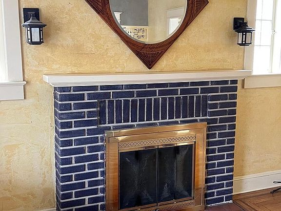 5th image of 736 Easley St