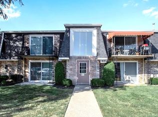 32 Foxberry Dr S #B, Getzville, NY