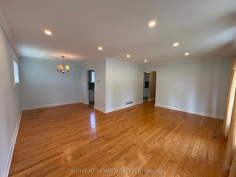 58 Devins Dr #UPPER LEVEL — Photo 4