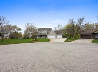 1506 Mc Auliffe Pl NW, Alexandria, MN 56308