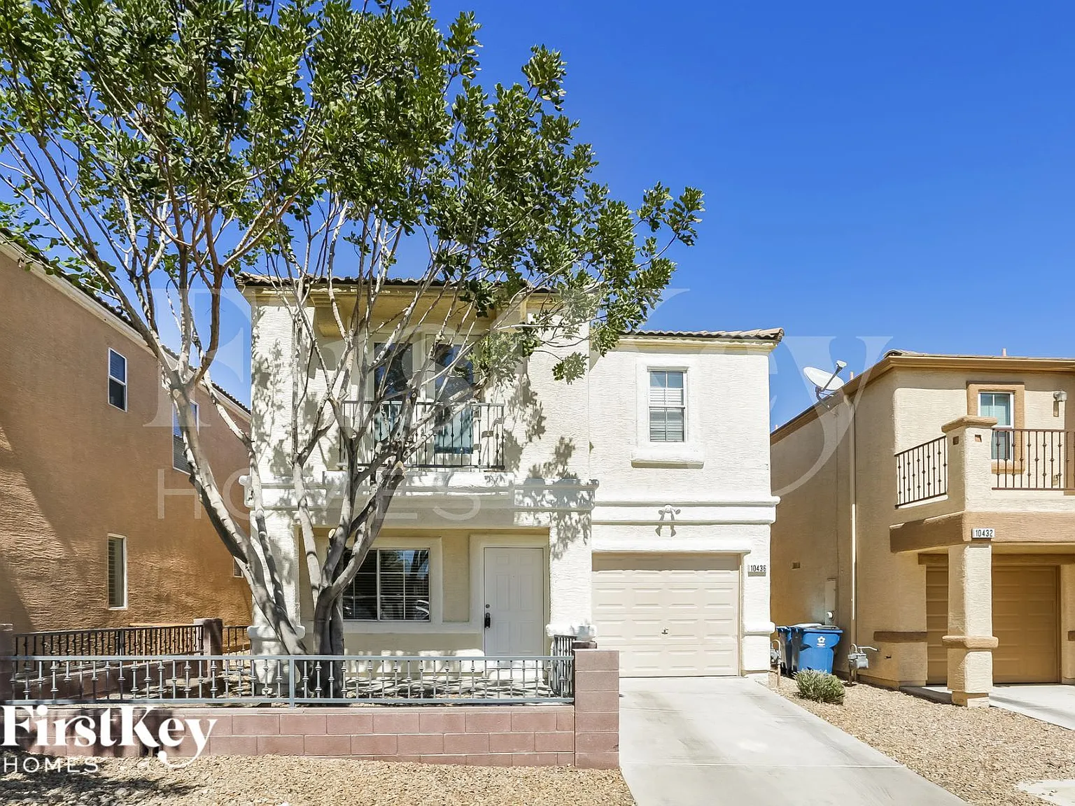 3 bed, 2.5 bath, 1372 sqft, $2,035 — Photo 2