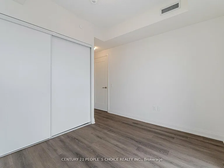 509 Dundas St W #711 — Photo 10