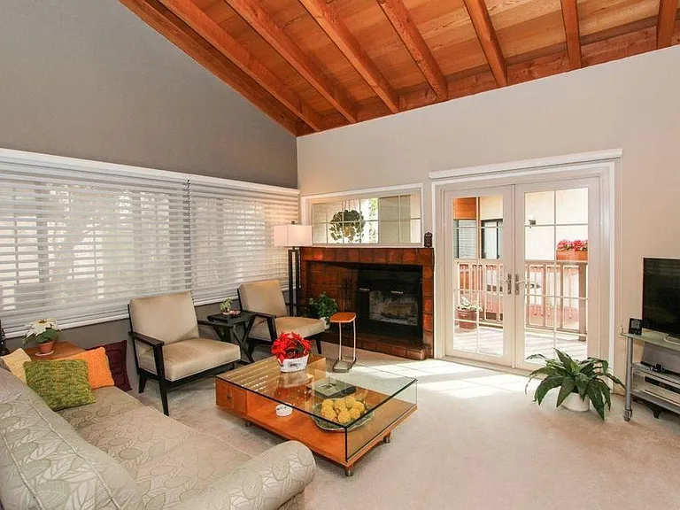 1127 Eureka St #4 — Photo 2