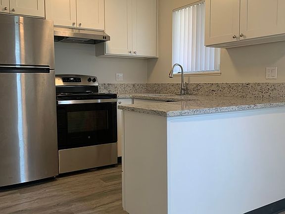 2nd image of 10445 SW Capitol Hwy #378-09