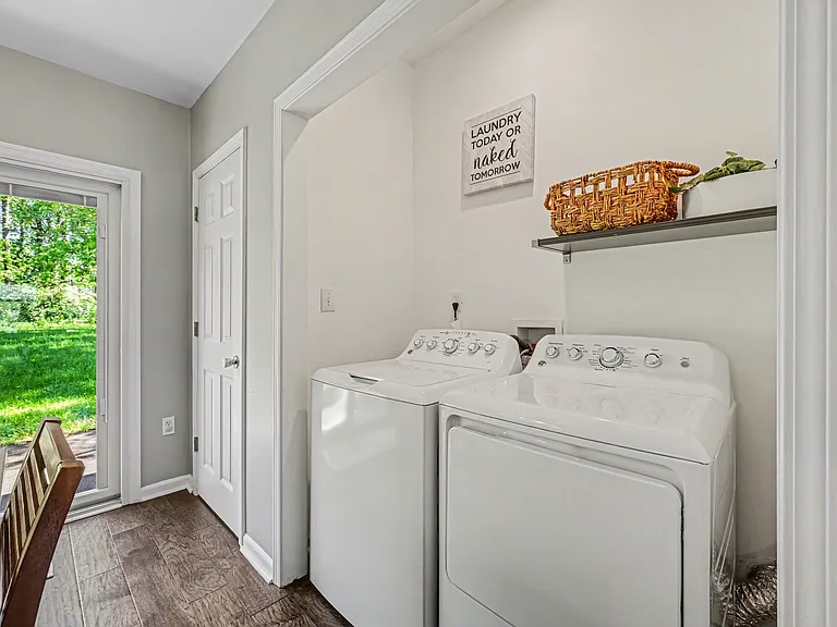1706 Dallas Ave — Photo 7
