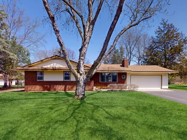 910 York Ave NW, Elk River, MN 55330