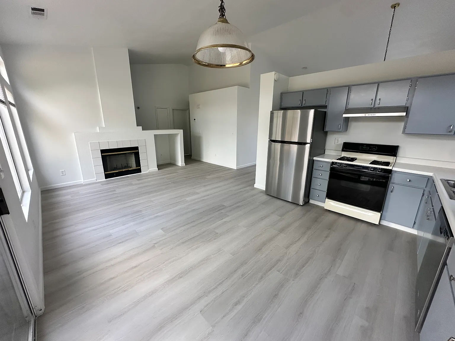 4 bed, 1387 sqft, $2,500 — Photo 4