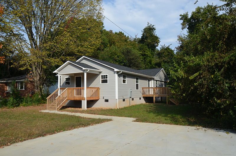 Exterior View Bakcyard