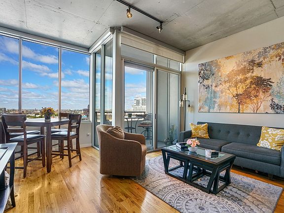2nd image of 1720 S Michigan Ave APT 1016