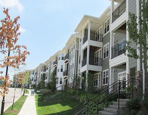 2nd image of 1842 Parkview Blvd APT 203