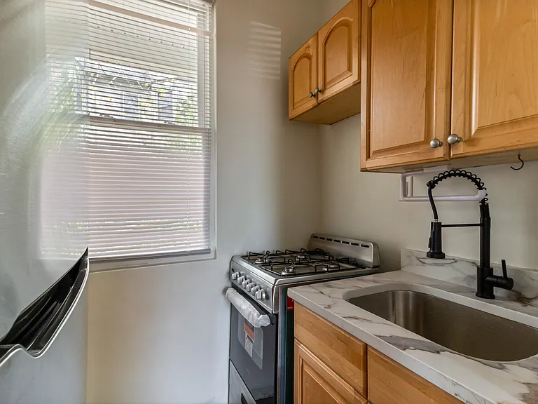 169 Waterman St #6 — Photo 5