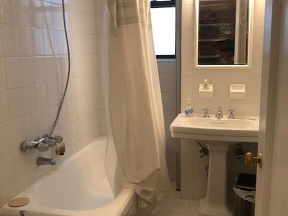 4th image of 207 W 98th St APT 8B