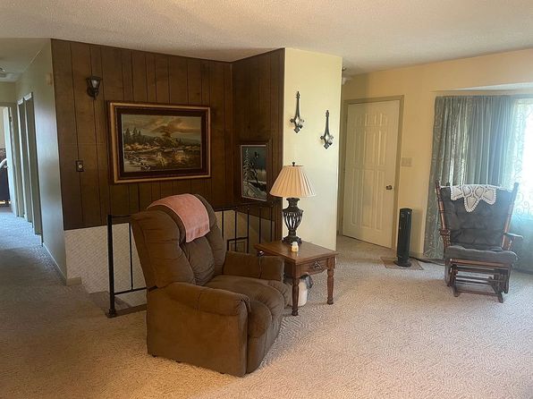 1430 Central Ave N, Valley City, ND 58072