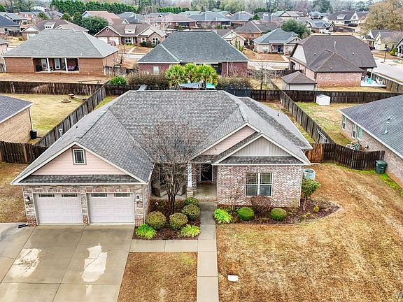 2nd image of 209 Turtleback Trl