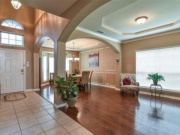 3rd image of 3020 Saint Joseph Dr