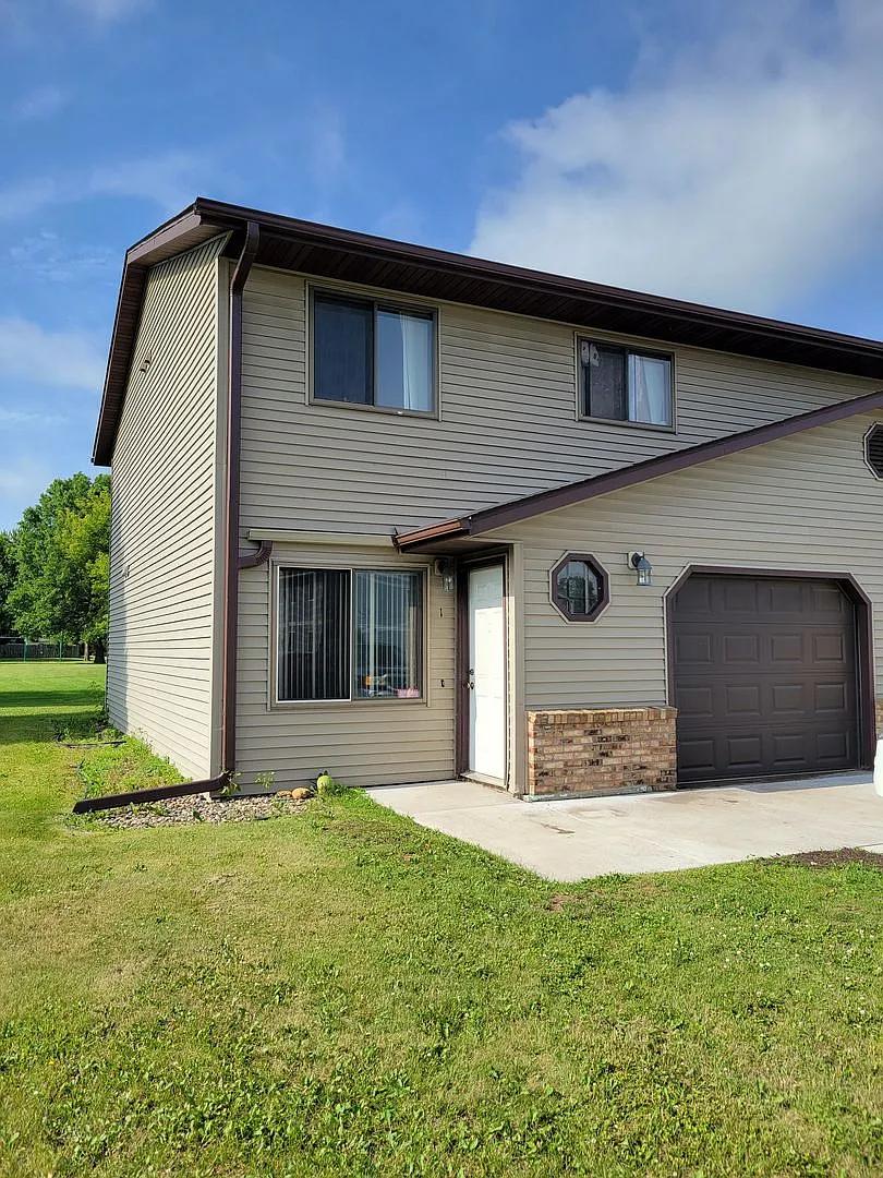 340 W Johnson St — Photo 1
