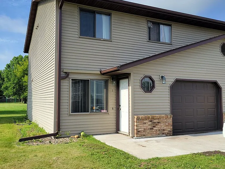 340 W Johnson St — Photo 1