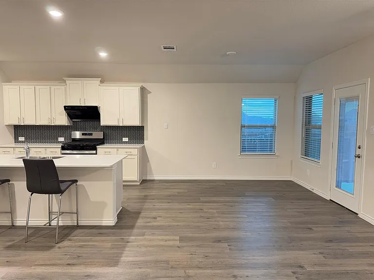 9905 Autumn Leaves Ln — Photo 11