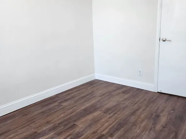 64-10 Myrtle Avenue image 11 of 16