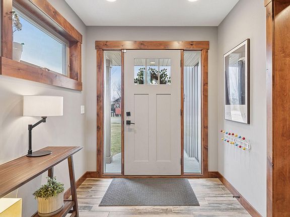 3rd image of 359 Vista Cir
