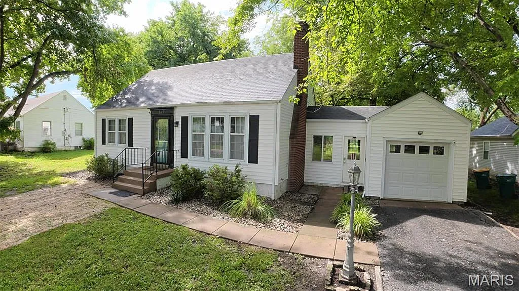 207 Marilyn Drive - 1 — Photo 2