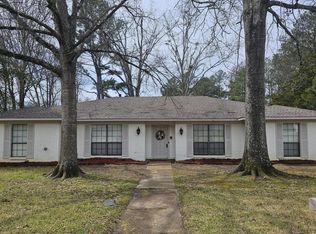 5225 Brookview Dr, Jackson, MS 39272