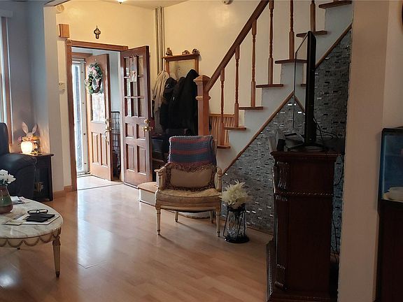 4th image of 22-05 120th St