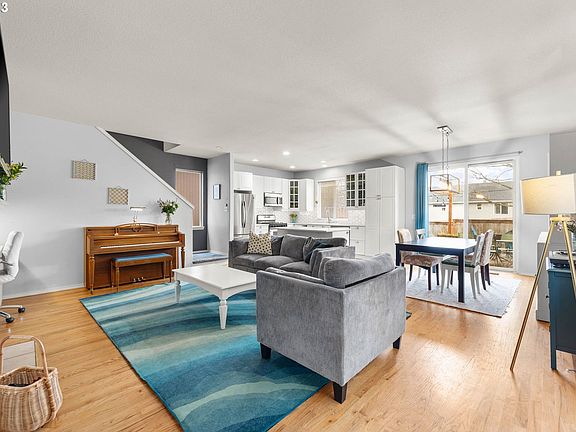 4th image of 4304 NE 55th Pl