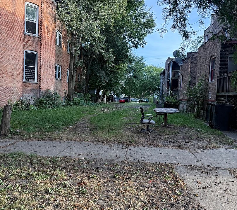 1st image of 453 W 61st St