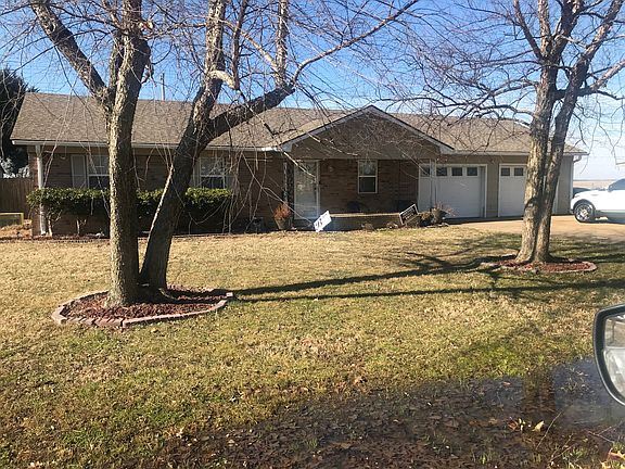 2nd image of 440 Crestmont Cir