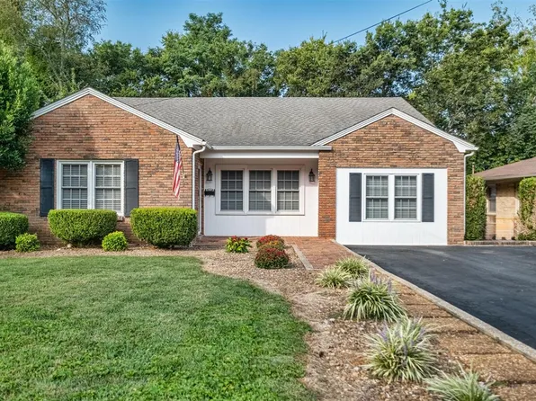 708 Peveler Dr, Russellville, KY 42276