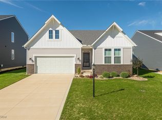 8896 Firethorne Dr, Columbia Station, OH 44028