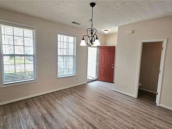 2nd image of 3060 Kentmere Dr