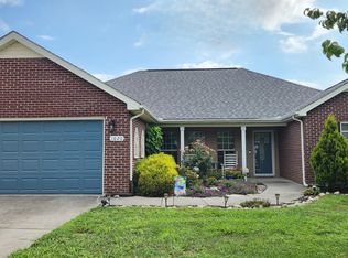 1620 Autumn Brook Dr, Maryville, TN 37801