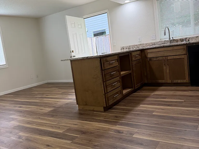 11407 SW 35th Ave — Photo 35