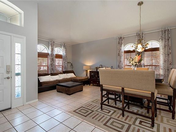 3rd image of 1019 Lake Biscayne Way